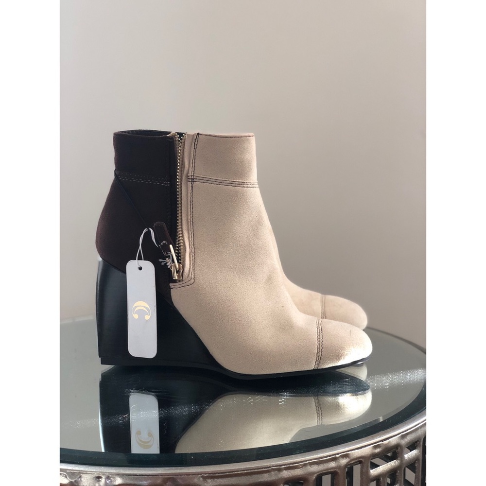 NWT Brown/Cream Booties (Size 7)